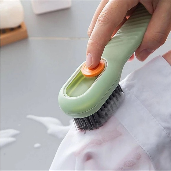 Cleaning brush with soap dispenser - Picture 4 of 8